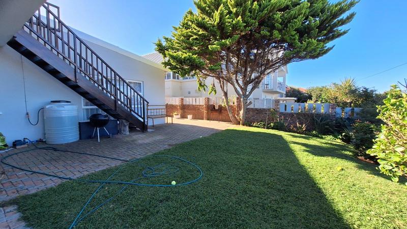 5 Bedroom Property for Sale in Reebok Western Cape
